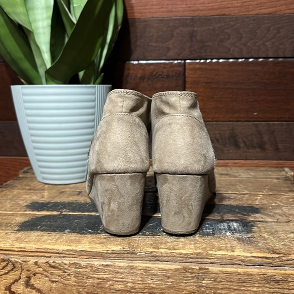 Route 66 Light Tan Faux Suede Lace Up Wedge Ankle Boots - Picture 7 of 11